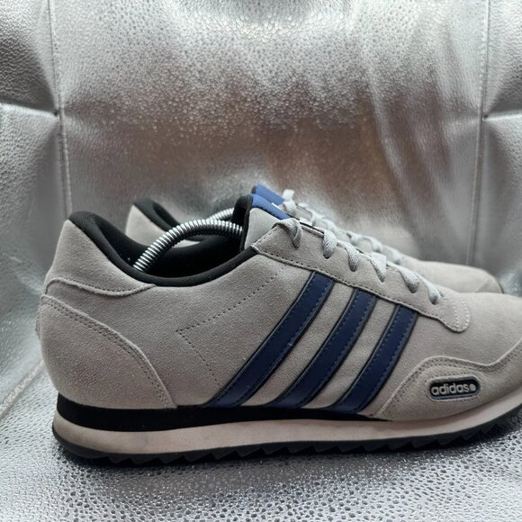 Size 11.5 Adidas Mens Light Gray Suede Casual Running Athletic Sneaker G11842 - Picture 2 of 10